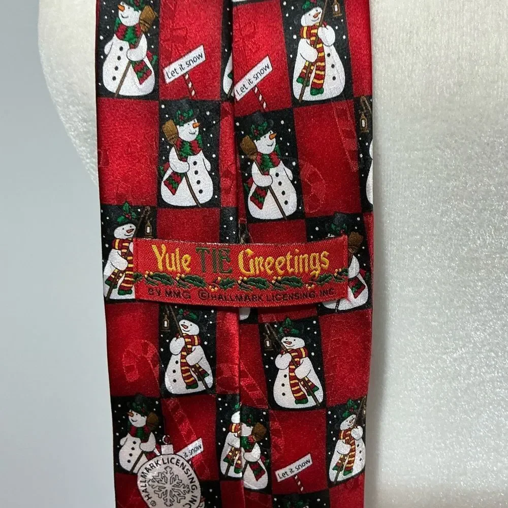 MMG Hallmark Licensing Holiday Traditions Festive Snowman Tie 100% Silk